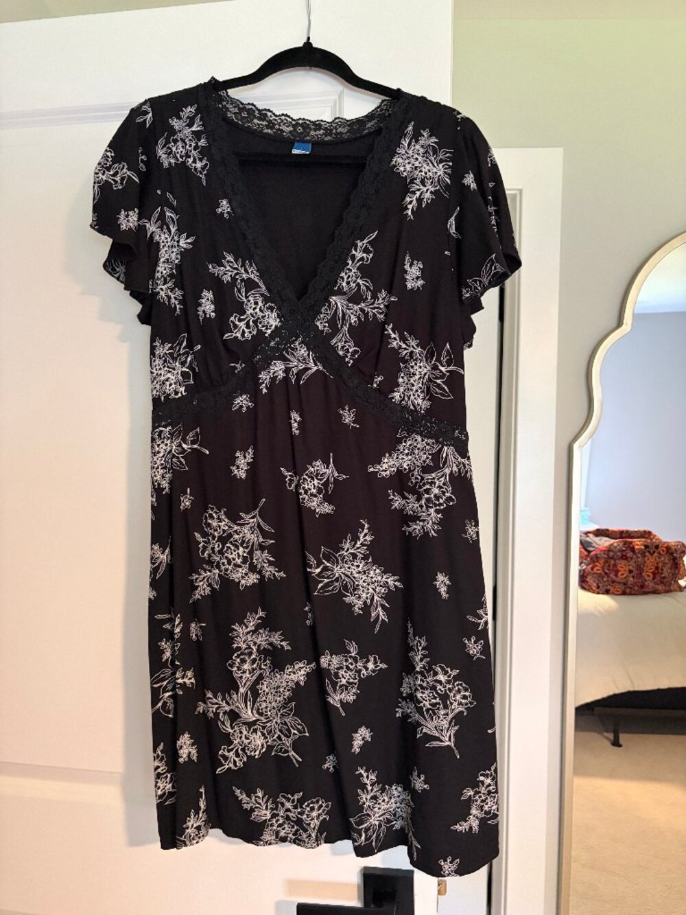 Old Navy Black Floral Lace Short Sleeve Mini Dress size large